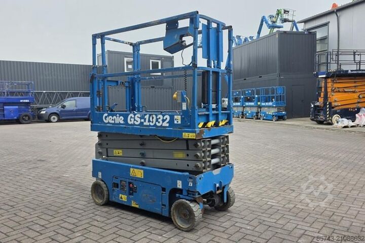 Scherenhebebühne Genie GS1932 Electric, Working Height 7.8 m, 227kg Capac