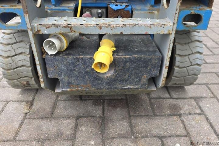 Scherenhebebühne Genie GS1932 Electric, Working Height 7.8 m, 227kg Capac