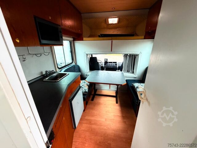 Viehtransporter LKW MAN 10220 5  Pferde Wohnung /Dusche
