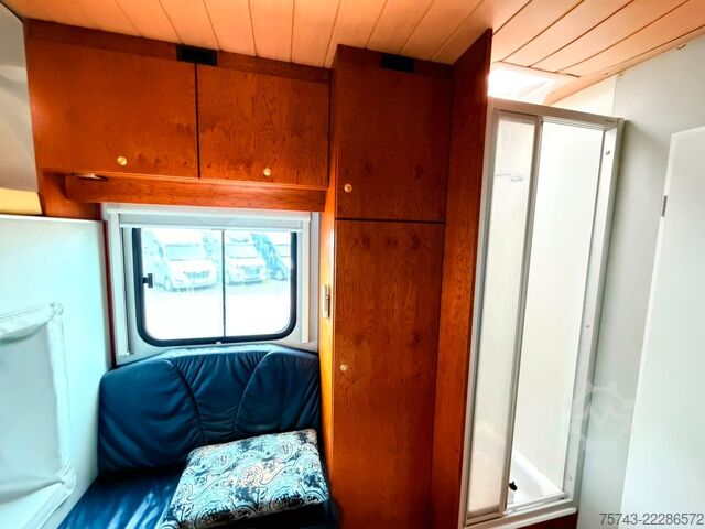 Viehtransporter LKW MAN 10220 5  Pferde Wohnung /Dusche