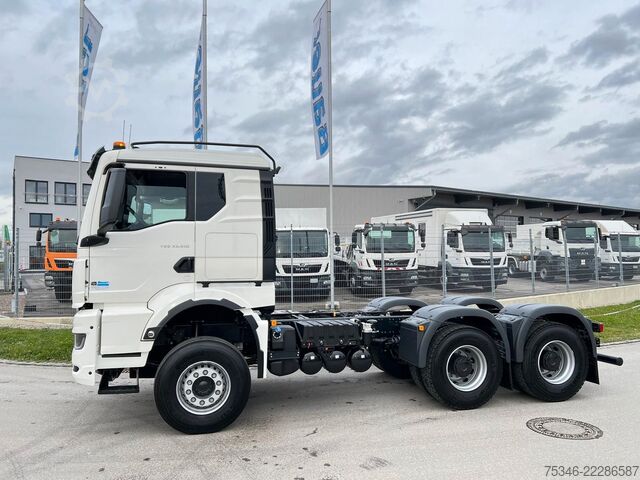 Truck chassis MAN TGS 33.510 BB 6x4 CH/RS 3,30 m/59 to./NA/AHK/Neu