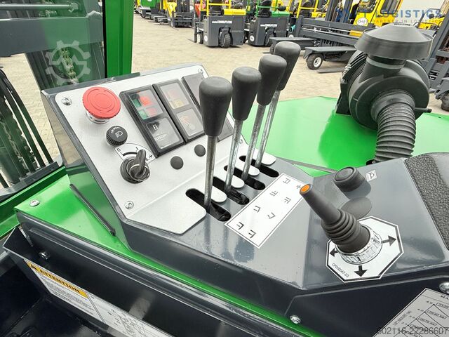 4-way forklift Combilift CB3000 / TRIPLEX 4900MM / FREE LIFT