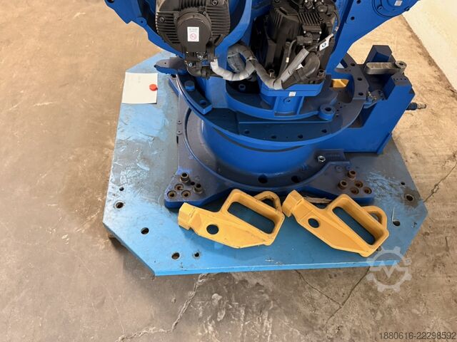 Robotersystem (3x) mit DX200 Steuerung Yaskawa (2x) MH280 II + (1x) MH50 II