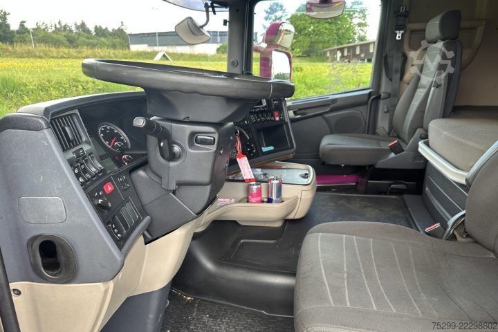 Standard tractor unit Scania R560 4x2 Retarder / Swiss-Vehicle