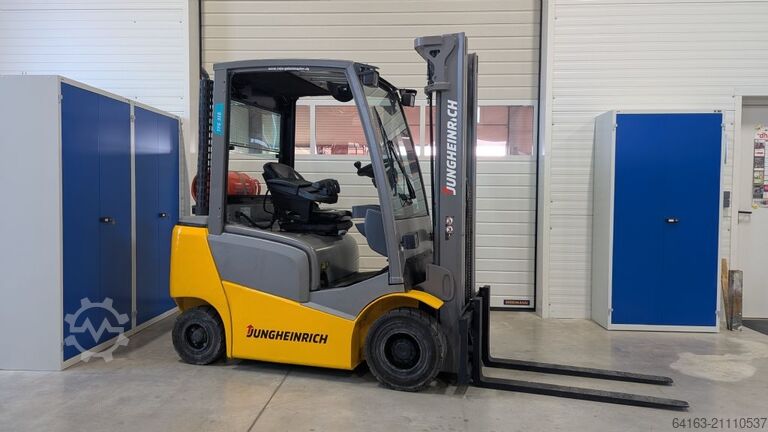 Treibgasstapler Jungheinrich TFG 316 GE115-500DZ