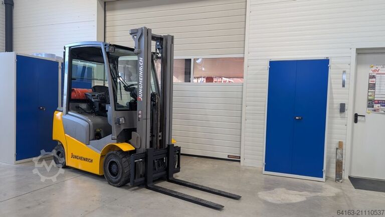 Treibgasstapler Jungheinrich TFG 316 GE115-500DZ