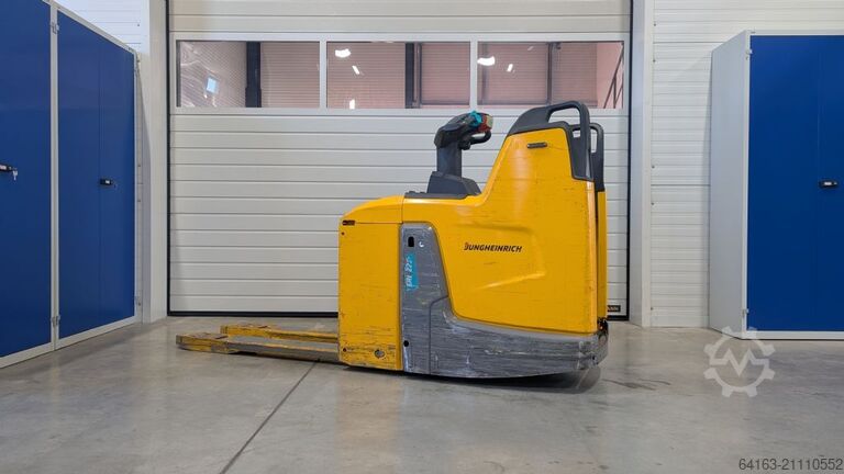 Niederhubwagen Jungheinrich ERE 225 f. P.