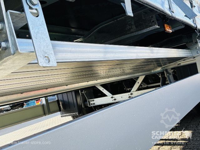 Auflieger mit Pritsche & Plane Schmitz Cargobull Curtainsider Mega Getränke