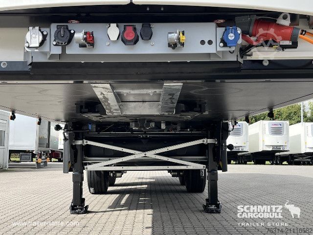 Reefer semitrailer Schmitz Cargobull Tiefkühler Standard Ladebordwand