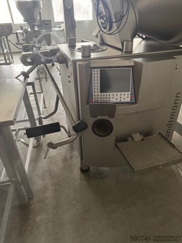 Meat processing machine NADZIEWARKA HANDTMANN Z OBKRĘCARKĄ VF616