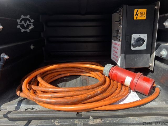 Refrigerated truck MERCEDES-BENZ ATEGO 1224 L Kühlkoffer 7,40 m LBW 1,5 to.*KLIMA