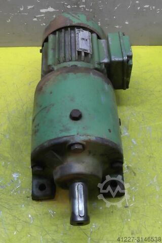 Gear motor 0.37 kW 32.5 rpm SEW-EURODRIVE R53WD71D-4