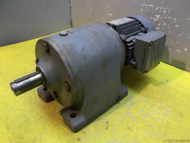 Gear motor 0.37 kW 106 rpm SEW-EURODRIVE R60DT71D4