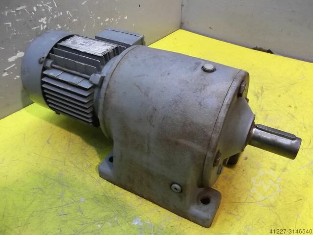 Gear motor 0.37 kW 106 rpm SEW-EURODRIVE R60DT71D4