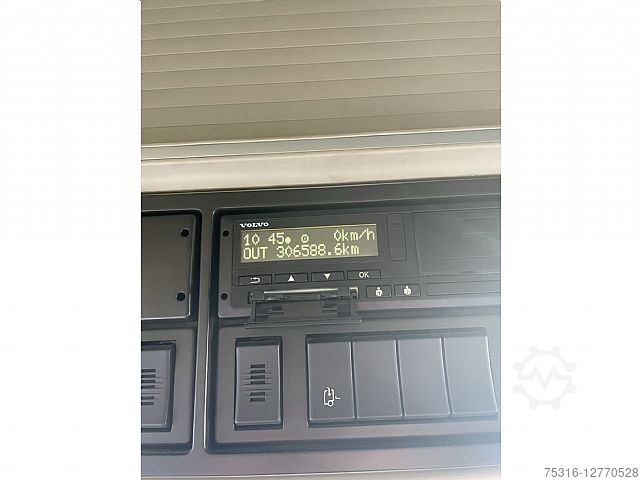 Standard truck tractor Volvo FH 500