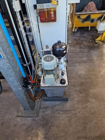 Vert. Bearbeitungszentrum / Ww 80 fach Matec 30 L