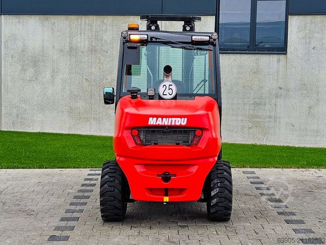 Geländestapler Manitou MC 30-4