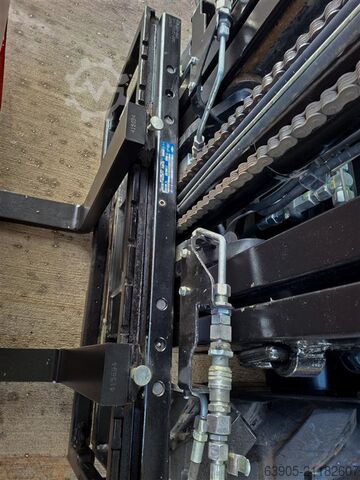 Geländestapler Manitou MC 30-4