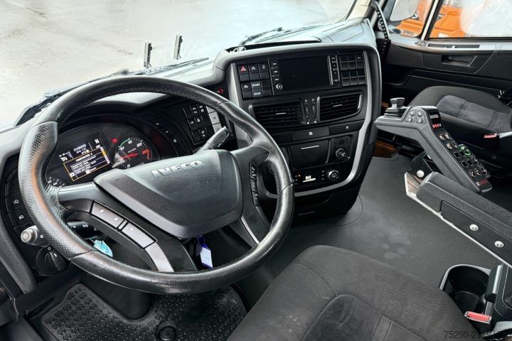 Abrollkipper Iveco 340X51Z X-Way 8x4 Hiab / Swiss-Vehicle