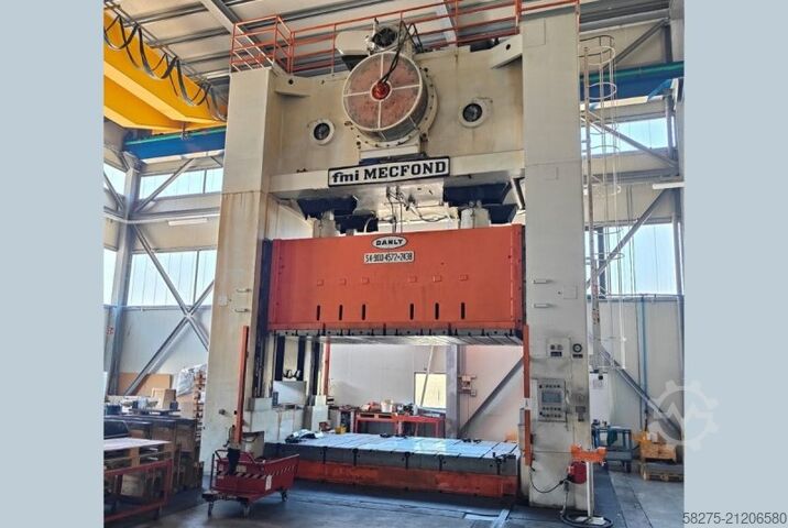 Pressen FMI MECFOND S4.900. 4572x2438