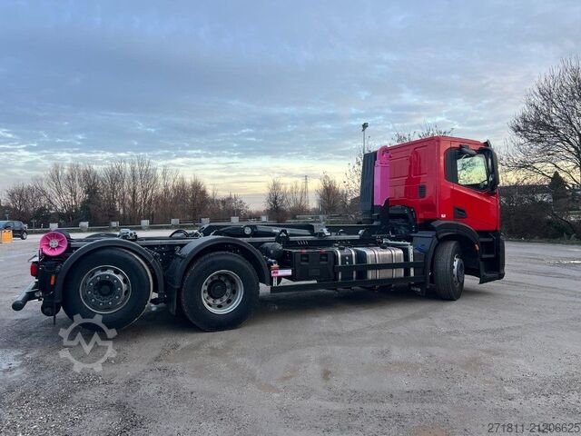 Abrollkipper IVECO IVECO X-WAY AD260 SCARRABILE