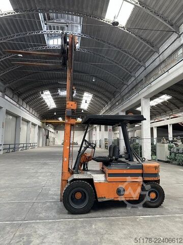Lugli 40C Dieselstapler Baujahr 1990, Zwillingsbereifung, mit Seitenschieber. Lugli 40C