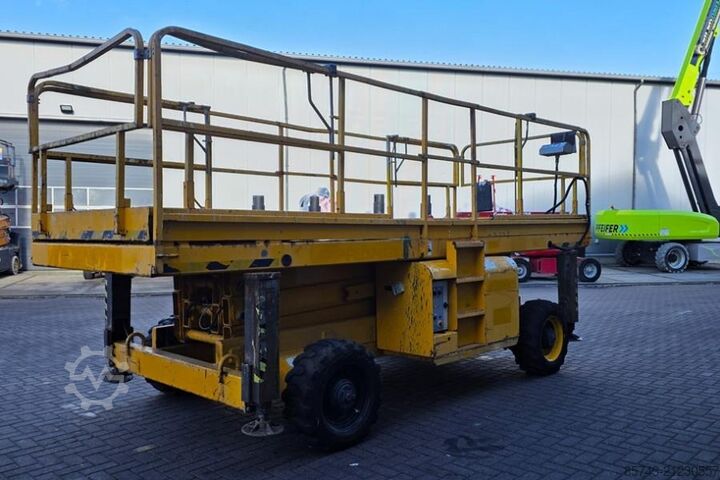 Scherenhebebühne Haulotte H12SXL As-Is, Diesel, 4x4 Drive, 12m Working Heigh