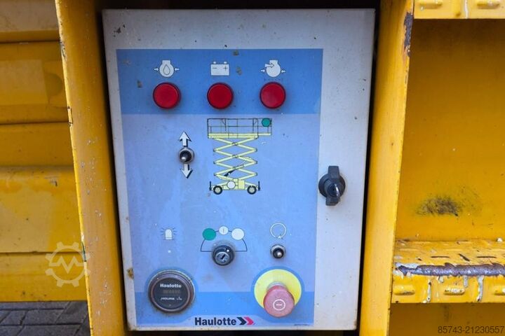 Scherenhebebühne Haulotte H12SXL As-Is, Diesel, 4x4 Drive, 12m Working Heigh