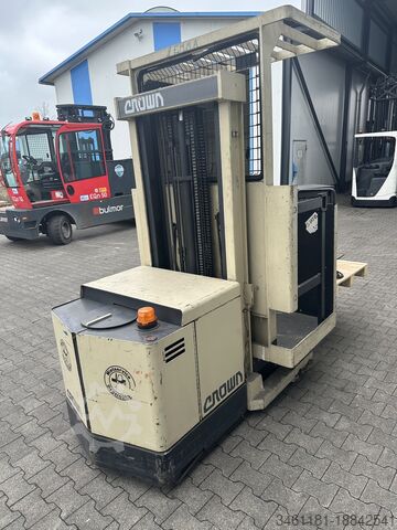 Medium-lift order picker Crown 1.0SP36TL