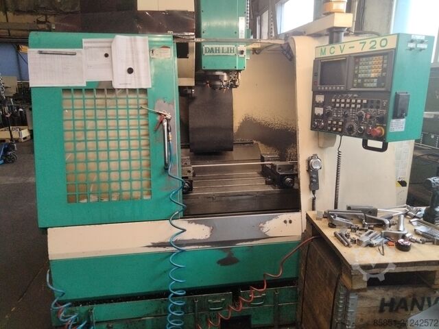 Vertikales Bearbeitungszentrum Dah Lih MCV 720