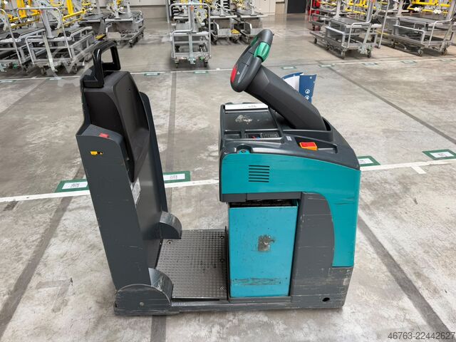 Schlepper Jungheinrich EZS 130