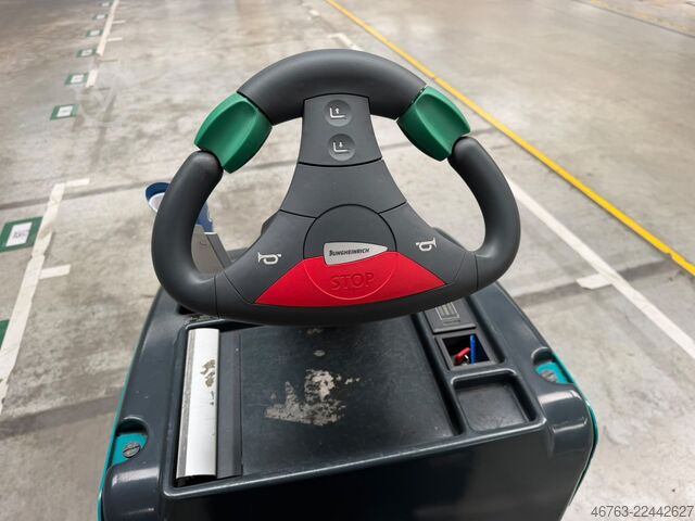 Schlepper Jungheinrich EZS 130