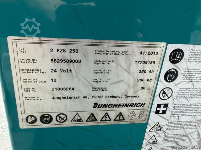 Schlepper Jungheinrich EZS 130