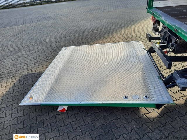 LKW mit Kofferaufbau MERCEDES-BENZ 1824 L ACTROS Koffer 7,35 m mit Tür + LBW 2t