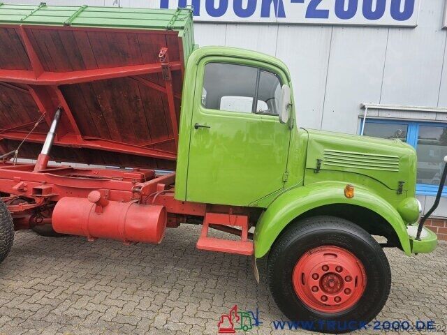 Transporter mit Kipper Mercedes-Benz LA 312 4x4 Meiller 3Seiten Kipper zGG. 7.000Kg.