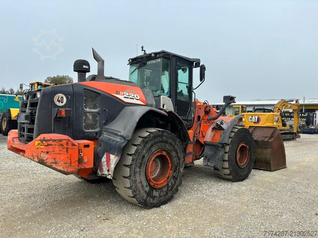 Radlader Hitachi ZW220-6