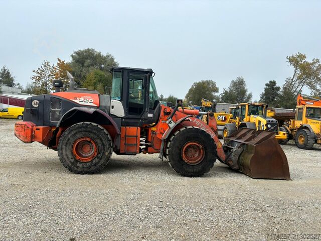 Radlader Hitachi ZW220-6