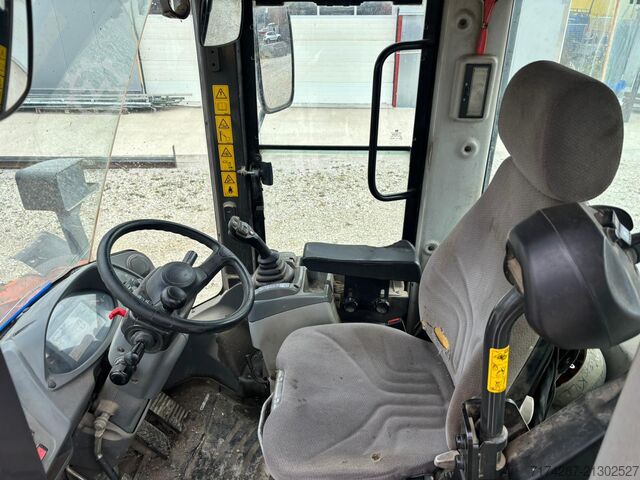 Radlader Hitachi ZW220-6