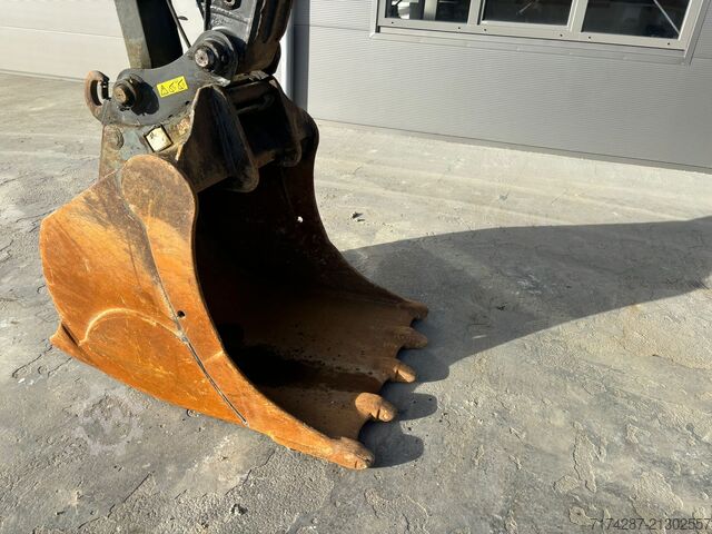 Crawler excavator Volvo EC140BL