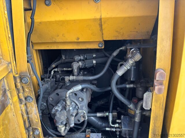 Crawler excavator Volvo EC140BL