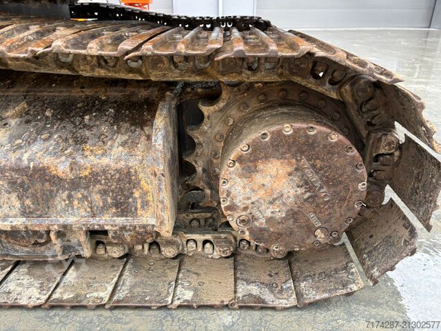 Crawler excavator Volvo EC210CL