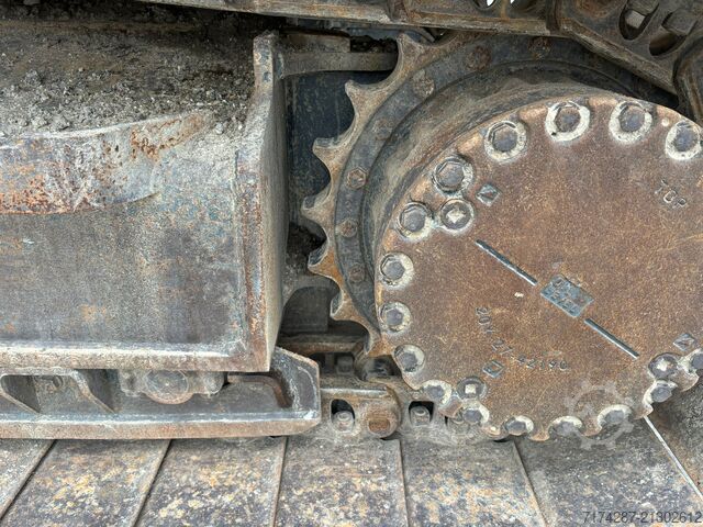 Crawler excavator Komatsu PC240NLC-11