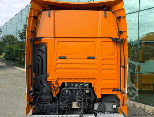 Standard tractor unit MAN TGX 18.420 FULL SPOILER 2x TANKS SMART TACHO2 PA