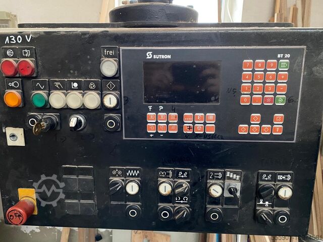 Bearbeitungszentrum für Winkelfenster WEINIG Unicontrol 10