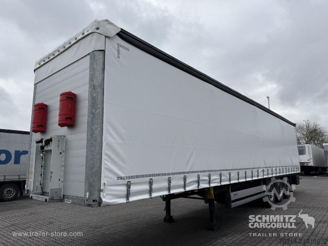 Auflieger mit Pritsche & Plane Schmitz Cargobull Curtainsider Standard Getränke