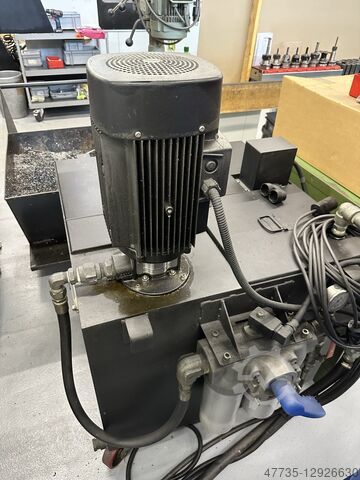 CNC vertical machining center AWEA AF 610