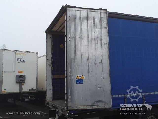 Auflieger mit Pritsche & Plane Schmitz Cargobull Semitrailer Curtainsider Standard