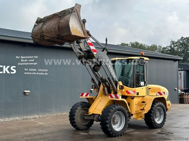 Wheel loader VOLVO L40 TP 4x4 Schaufel + Gabel