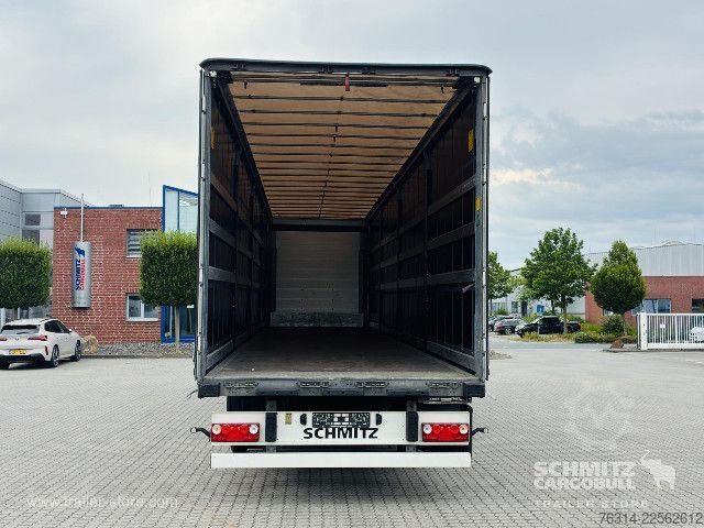 Auflieger mit Pritsche & Plane Schmitz Cargobull Curtainsider Standard Getränke