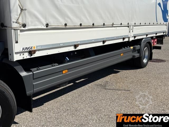 LKW mit Pritsche & Plane  Atego 1524 L